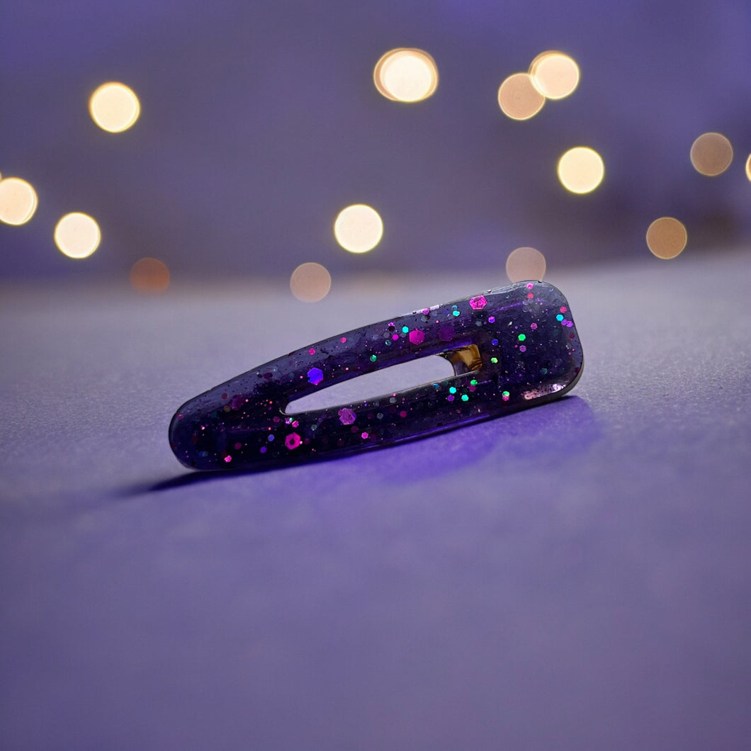 Barrette en résine violette à paillettes